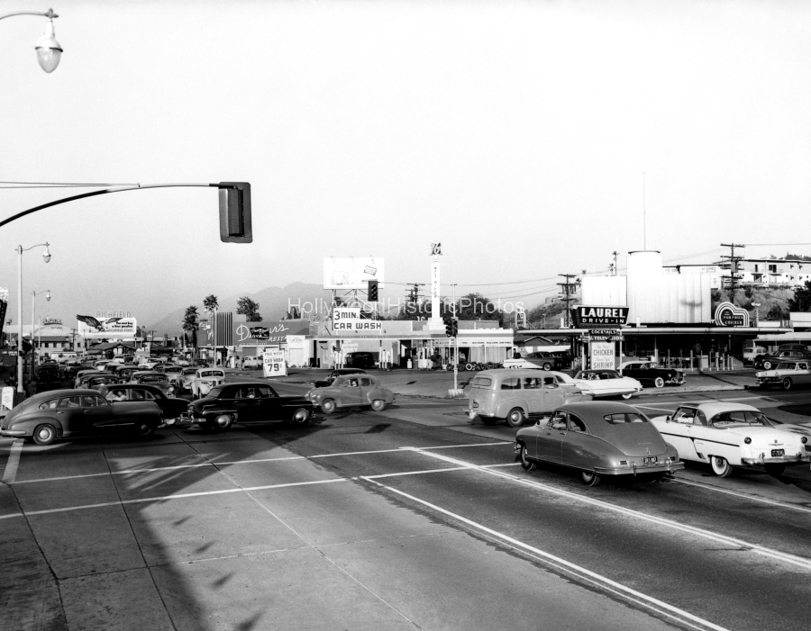 Studio City 1954 Corner of Ventura Blvd Laurel.jpg